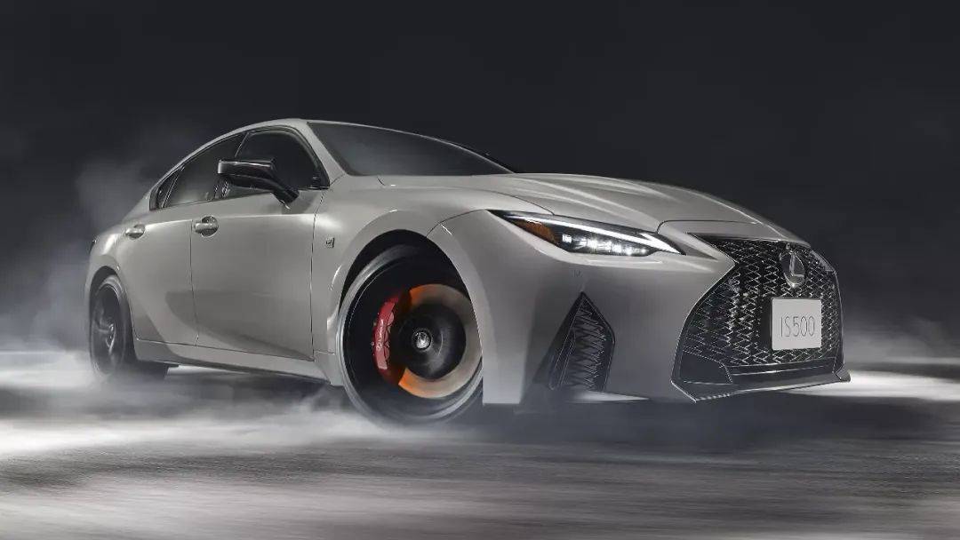 雷克薩斯日本市場發(fā)布IS 500“巔峰版”,升級制動,依舊是自吸大V8
