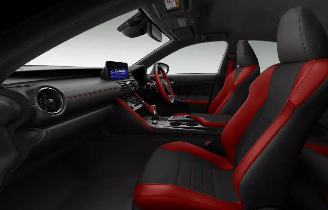 雷克薩斯日本市場發(fā)布IS 500“巔峰版”,升級制動,依舊是自吸大V8