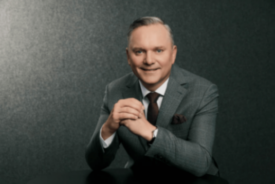 技術向善而行,安全久久為功! 寶馬正用一場10年棋局穿越電動轉型風暴