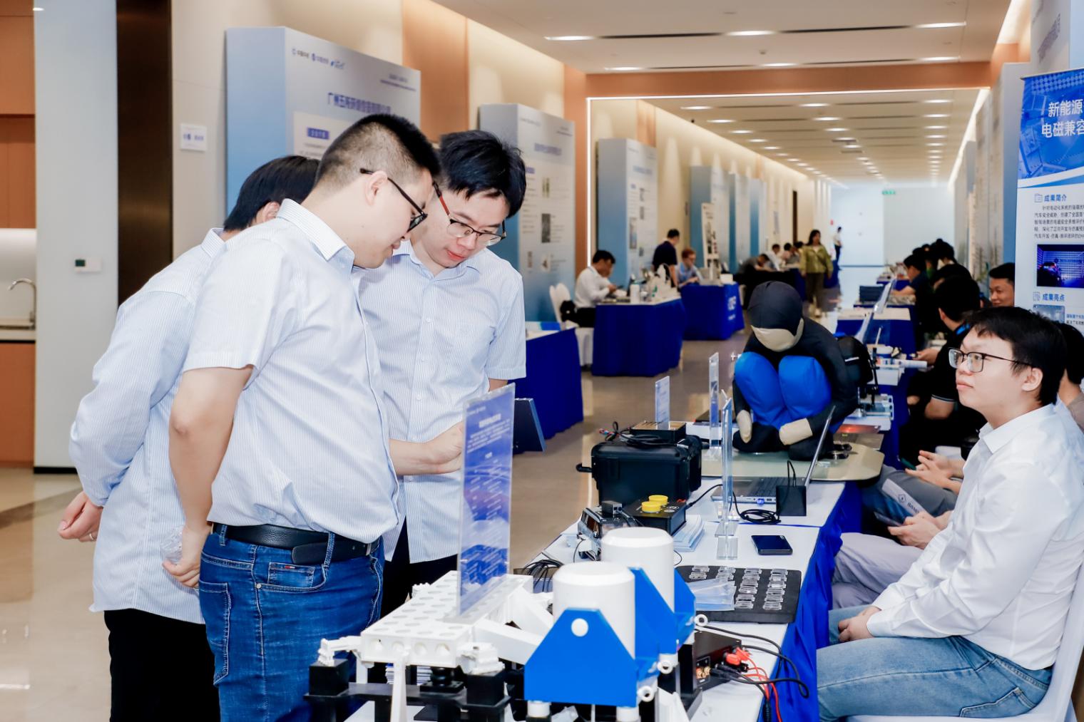 中國汽研華東能力發布會暨智聯汽車與核心部件前沿技術研討會召開