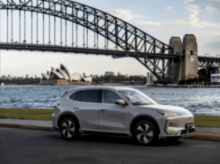 半年超140.9萬輛!吉利汽車銷量創新高,年目標上調至300萬輛