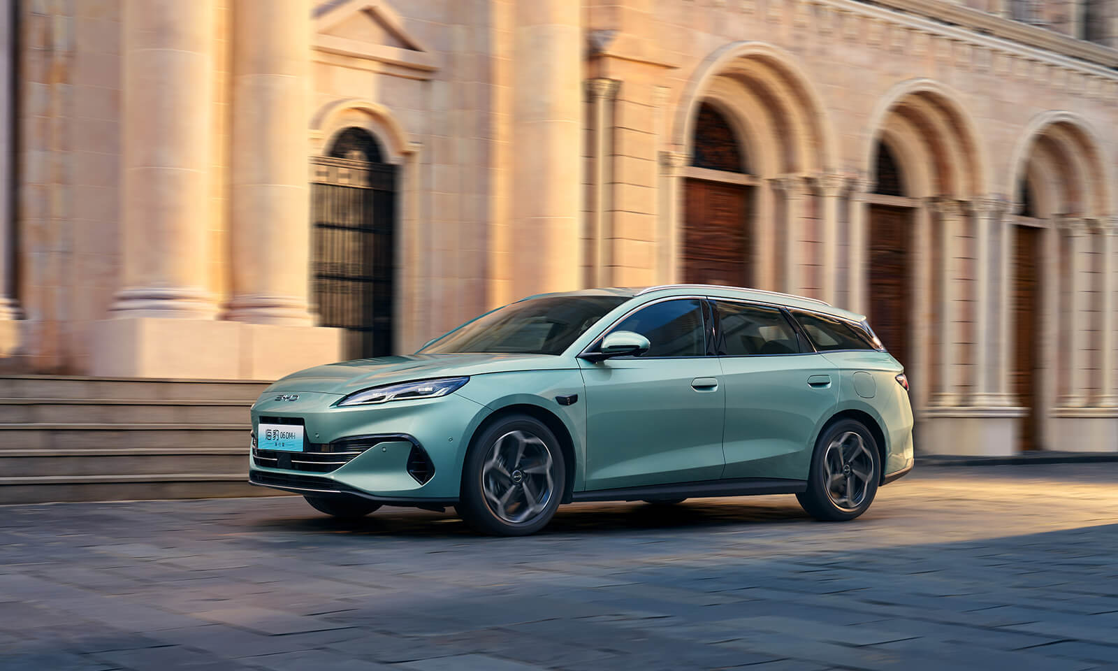 10萬級超混旅行車破界而來 海豹06DM-i旅行版叩響全民瓦罐時代