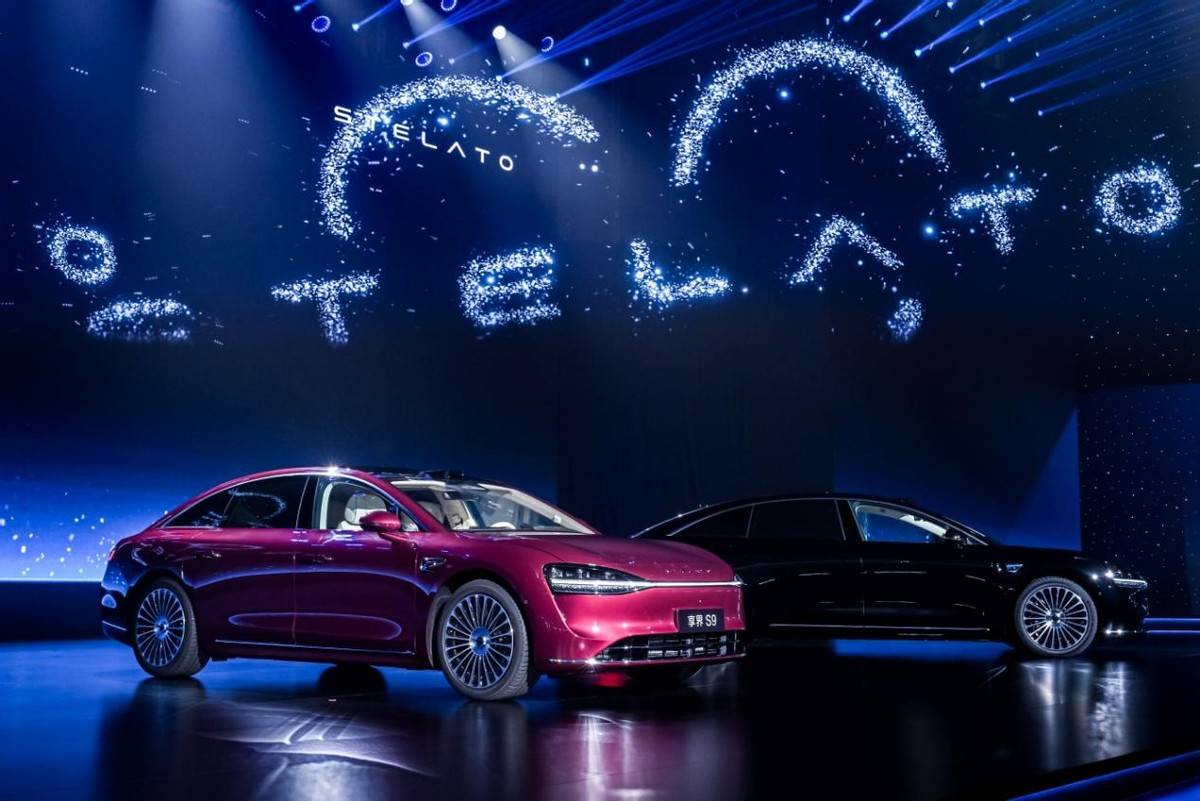 雖遲但到 上市一年之后享界S9有了Logo