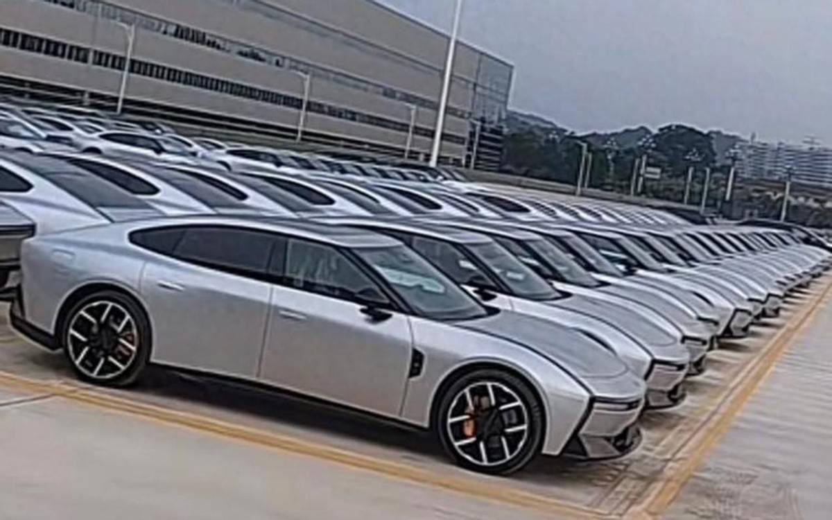 全新一代小鵬P7實車曝光!下半年上市,能重現老P7輝煌?