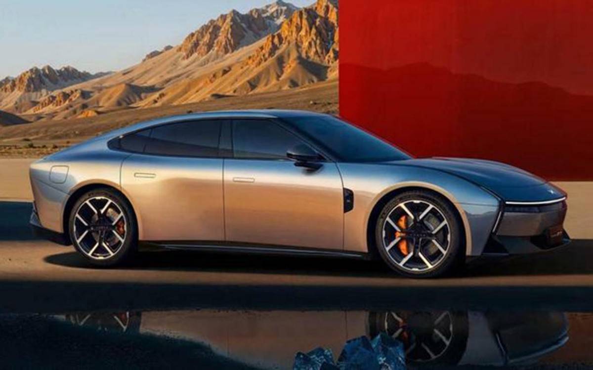 全新一代小鵬P7實車曝光!下半年上市,能重現老P7輝煌?