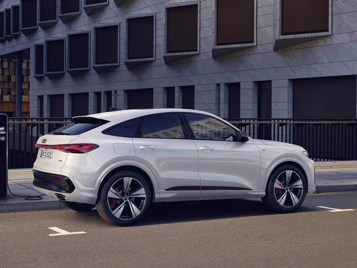 奧迪Q5 不光有MHEV還有PHEV,電混車還能這么玩?