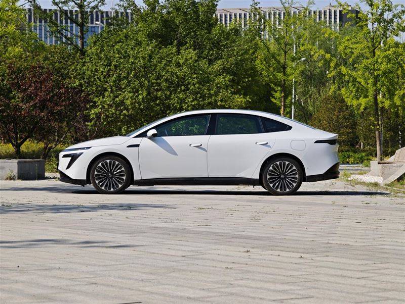 吉利星耀8對比日產N7 國產與合資的極致性價比之爭