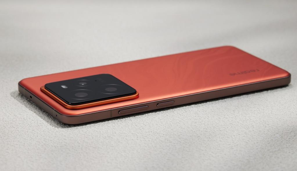 新機盤點:7100mAh旗艦新機;2億潛望長焦新旗艦手機