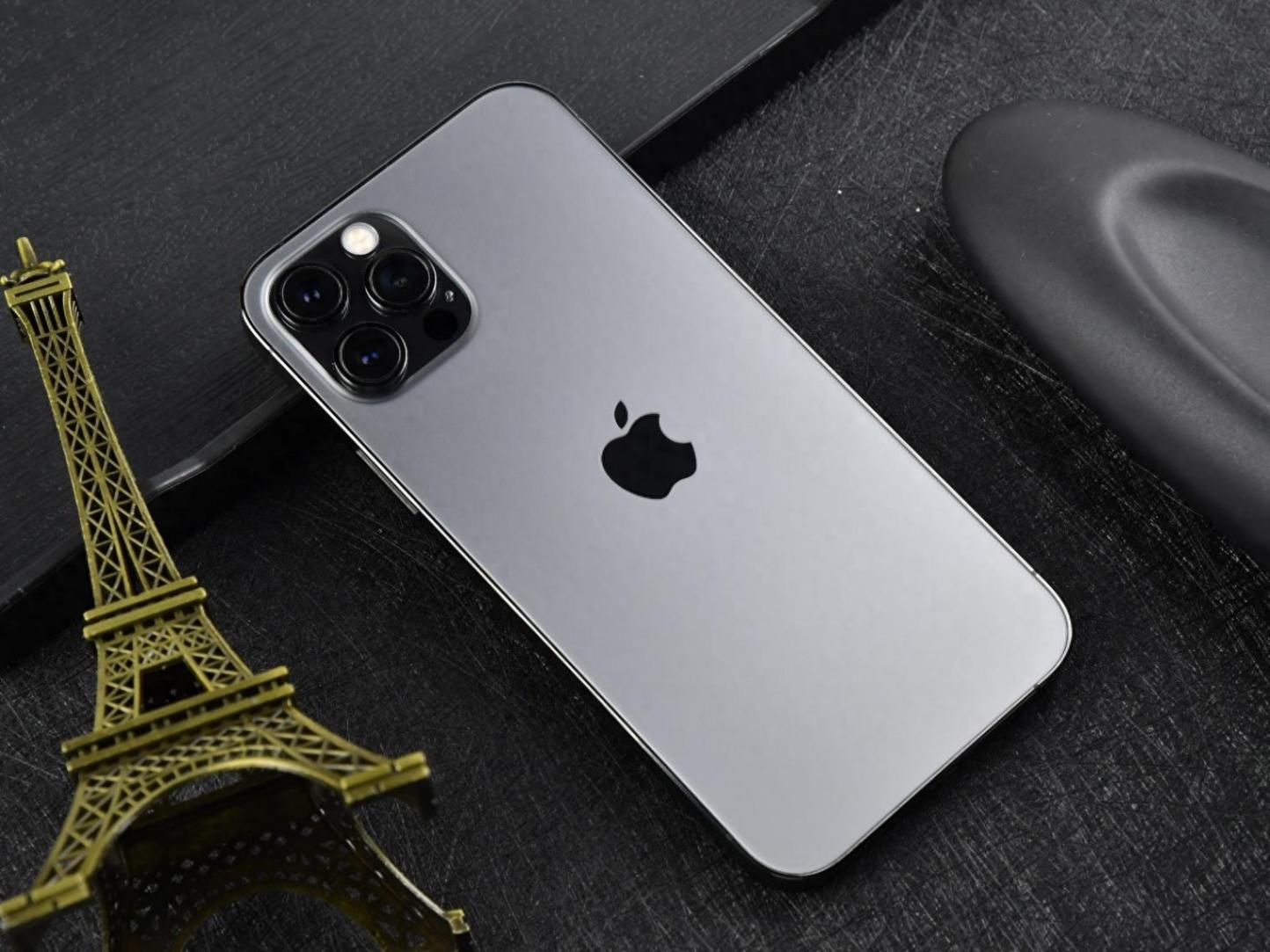 Get一點:iPhone用了好幾年的內置磁吸,為什么安卓手機沒幾家用?