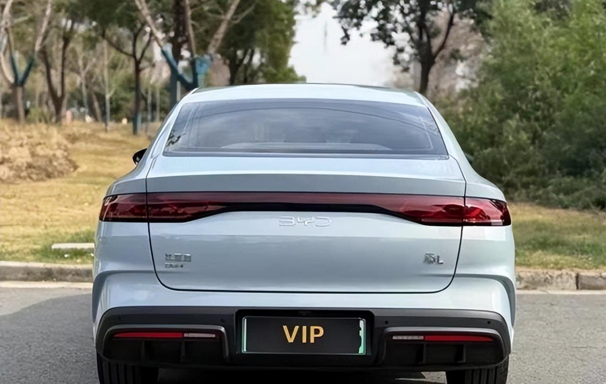 感受下比亞迪的“誠意”!長近4米9,跌至8.78萬,月銷22353臺