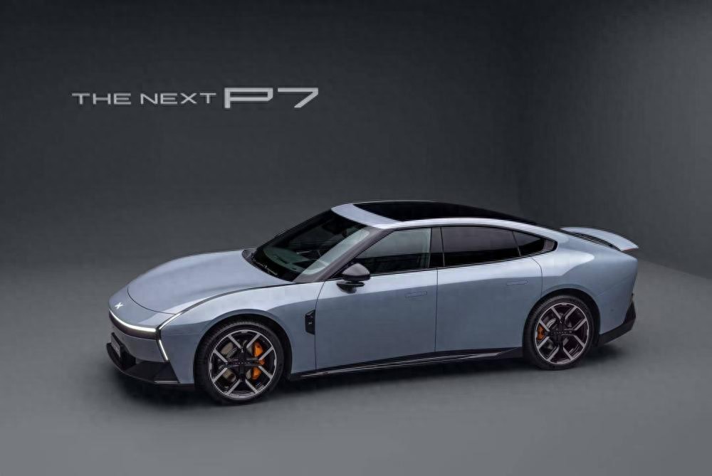 全新小鵬P7正式亮相,會(huì)點(diǎn)頭的中控大屏提升人車交互