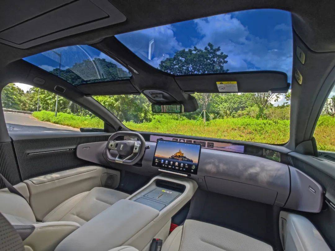 來自未來的顏值——阿維塔12后驅增程版