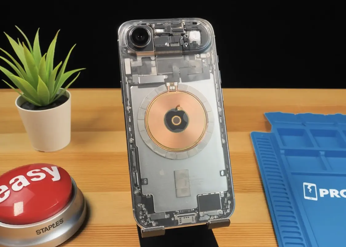 博主成功拆解蘋果iPhone Air,刮去背板涂層打造“透明版”機型